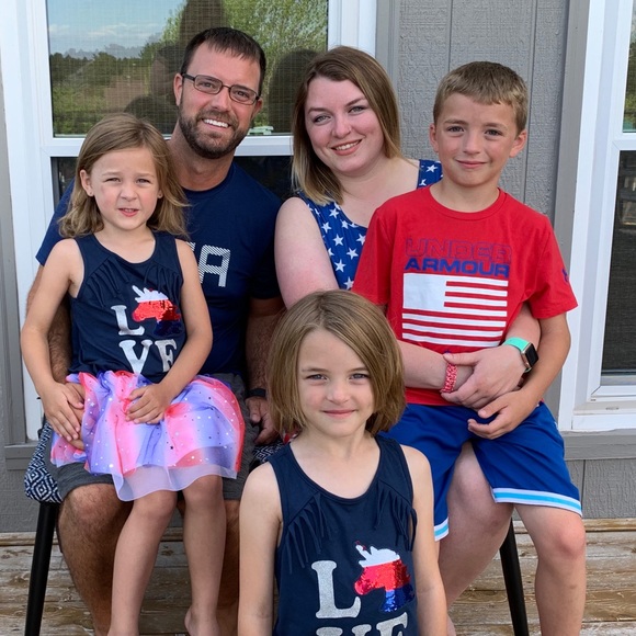 Meet your Posher, Katelyn - Picture 2 of 2